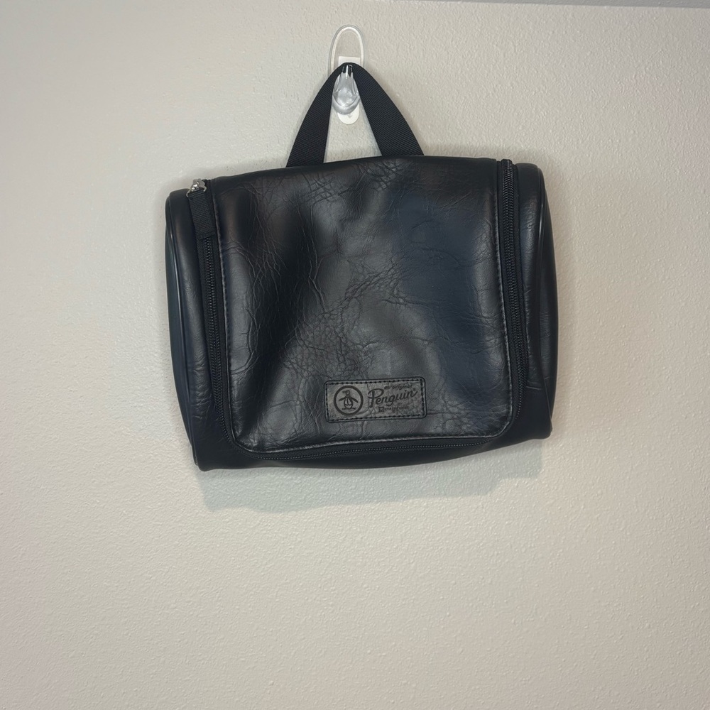 PENGUIN Hanging Toiletry Travel Bag Black Leather w/ Travel Bottle Full Zip NWOT